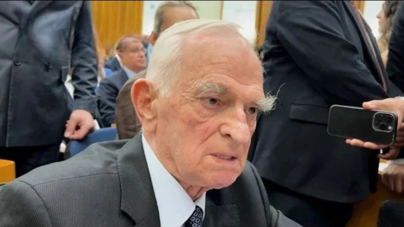 70 yıllık CHP'li Önder Sav, istifa ettiğini açıkladı!