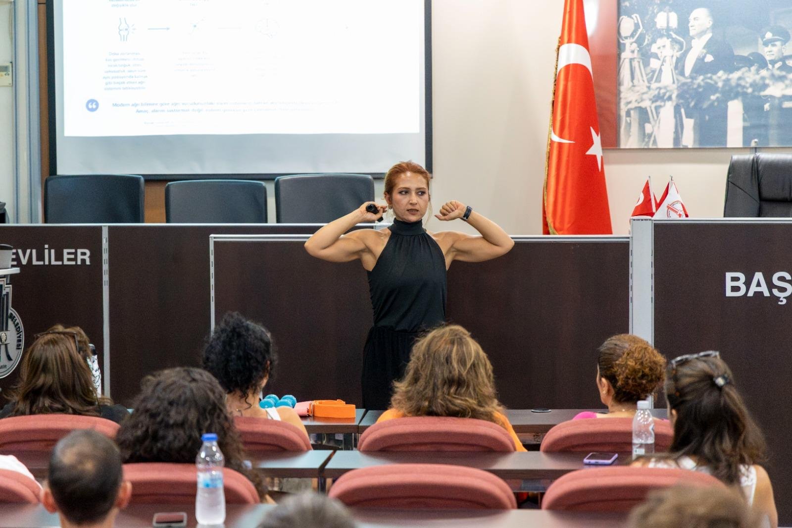 Karşıyaka Belediyesi’nden personele ‘daha sağlıklı çalışma’ semineri