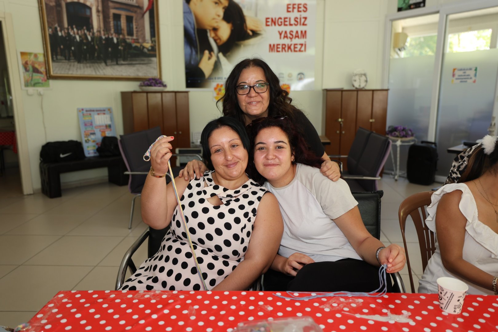 Engelsiz Yaşam Merkezi'nde üreterek güçleniyorlar