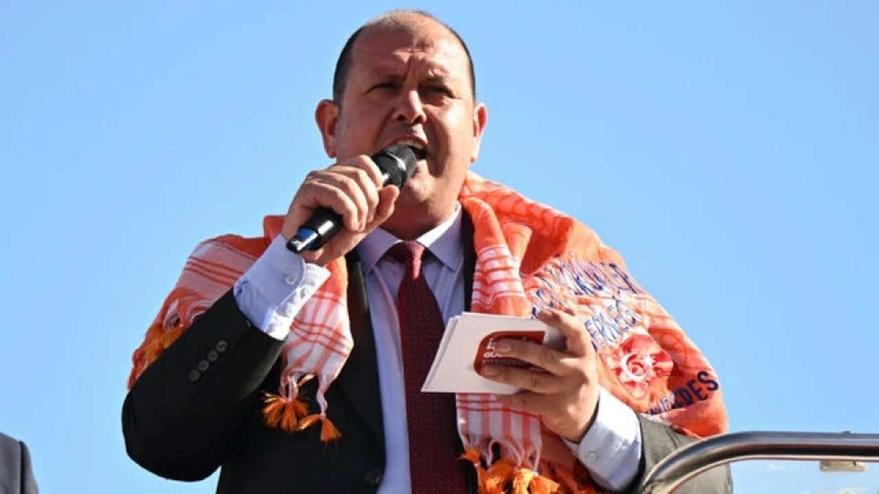 İlkay Çiçek CHP'den istifa etti: "Partim tarafından lekelendim"