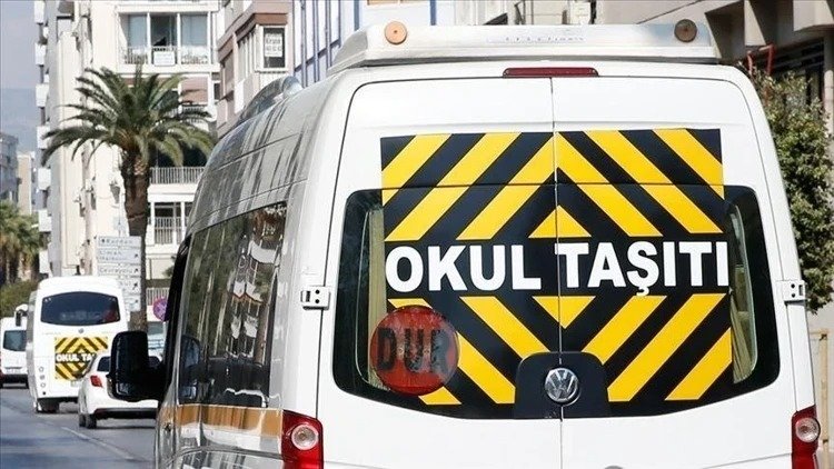 İzmir’de servis ücretlerine yüzde 20 zam teklifi