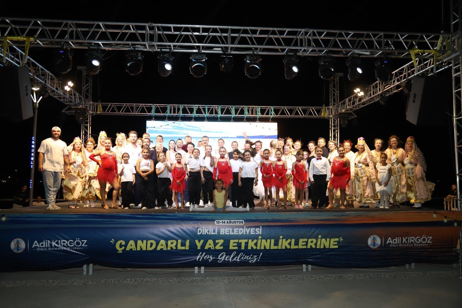 Çandarlı’nın yeni meydanı ilk etkinliğinde doldu taştı