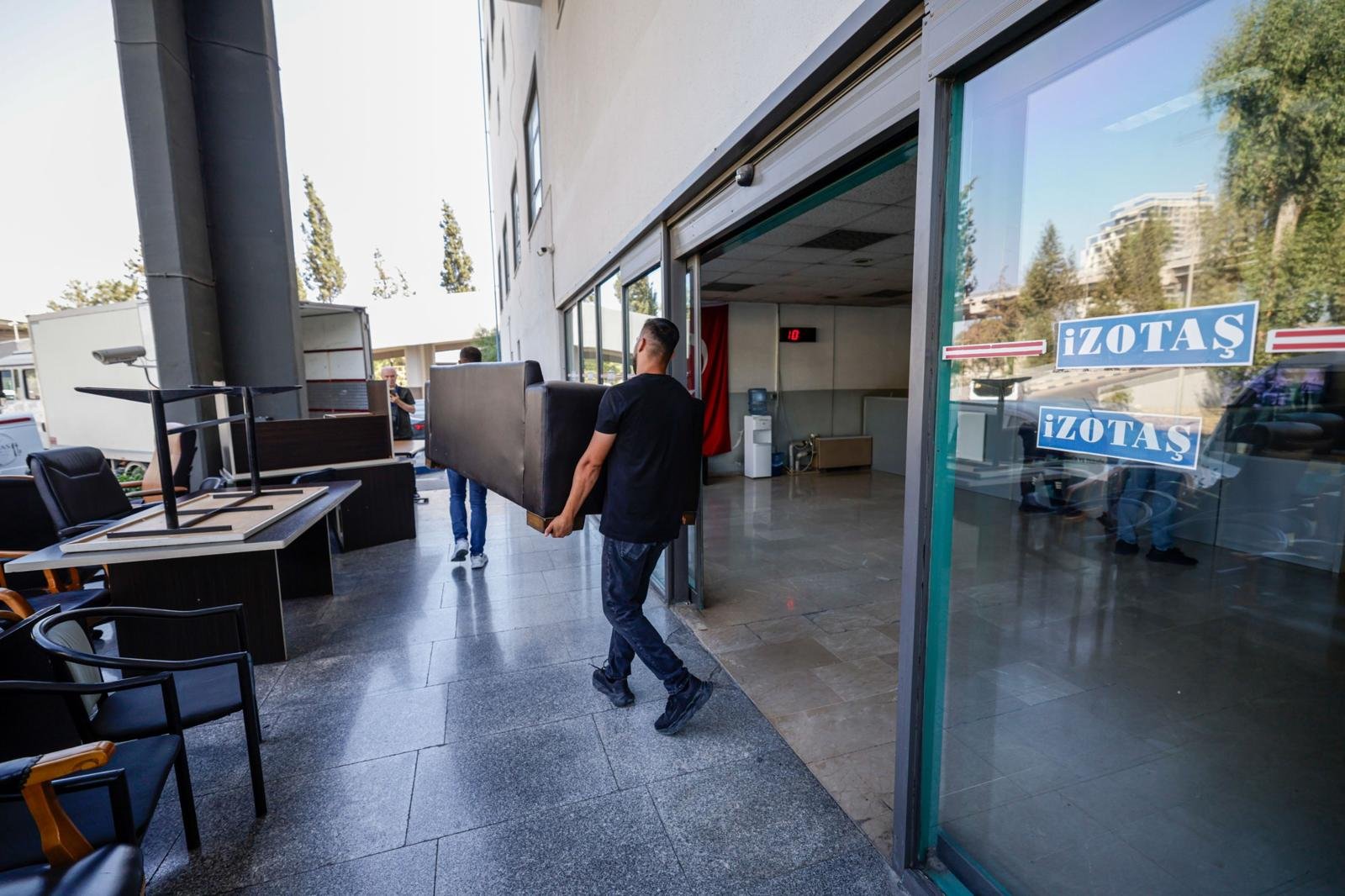 İzmir Otogarı’nda kamu alacakları tahsil ediliyor