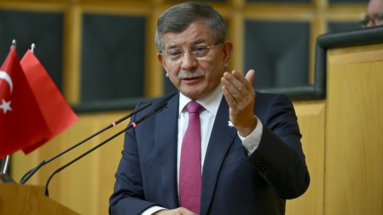 Ahmet Davutoğlu hakkında soruşturma başlatıldı!