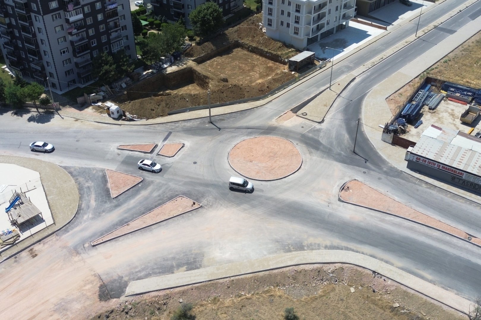 Kemalpaşa'nın yeni çevre yolunda çalışmalar sürüyor
